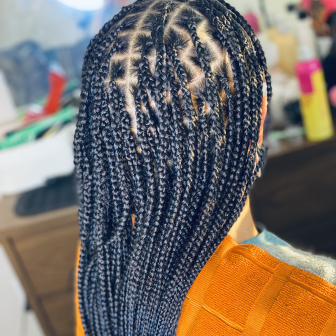 Knotless Braids for Jenhairous