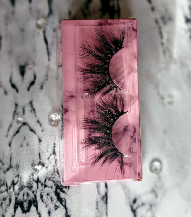 Lash Technician Service for Amiracle_Eyes_Cosmetics